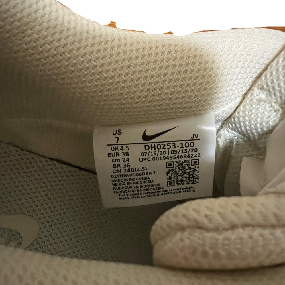 Nike Women’s US SIZE 7